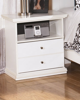 Bostwick Shoals  Panel Headboard With Mirrored Dresser And 2 Nightstands