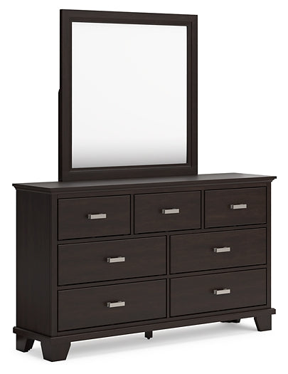 Covetown  Panel Bed With Mirrored Dresser And Nightstand