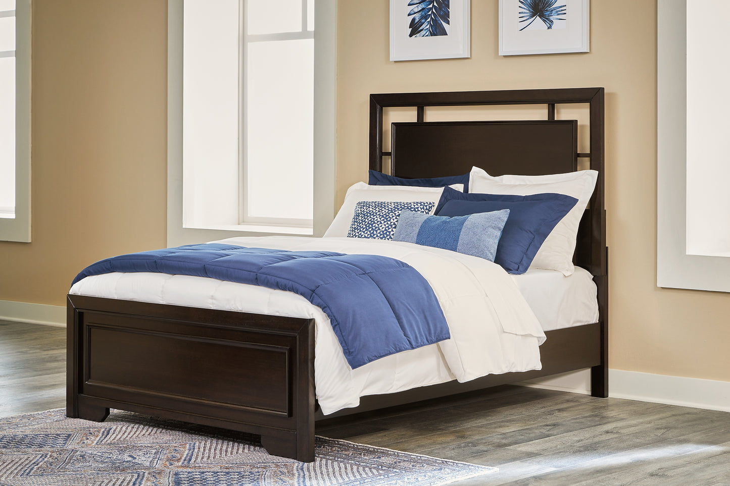 Covetown  Panel Bed With Mirrored Dresser And Nightstand