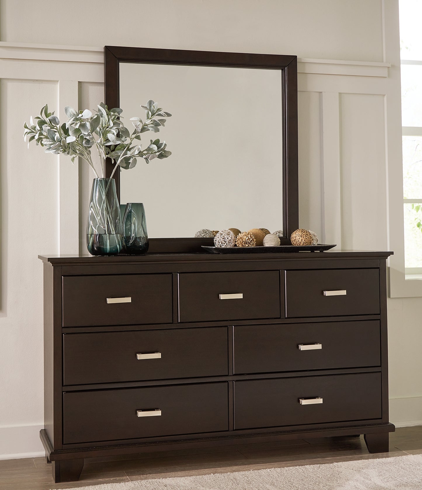 Covetown  Panel Bed With Mirrored Dresser, Chest And 2 Nightstands