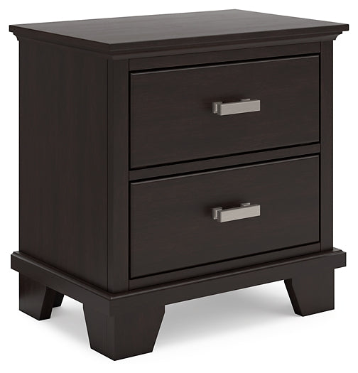 Covetown California  Panel Bed With Dresser And Nightstand