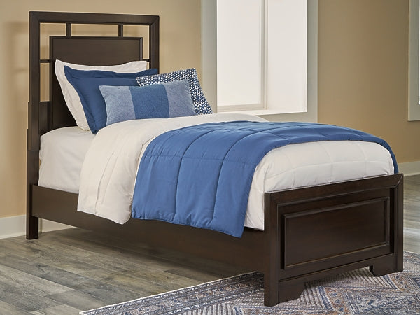 Covetown  Panel Bed With Dresser And 2 Nightstands