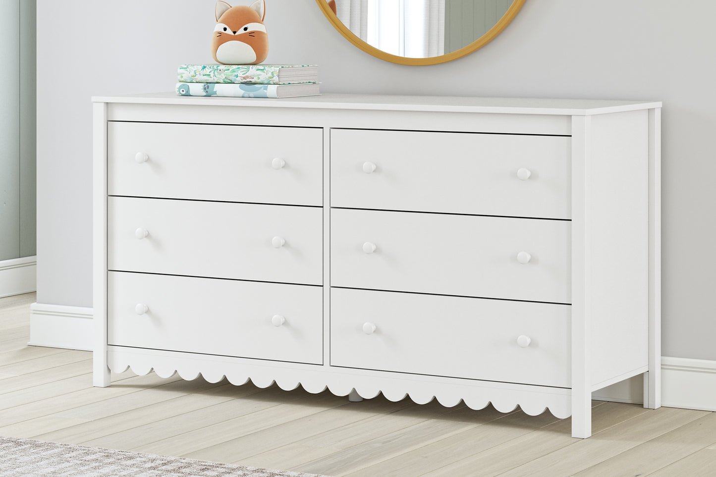 Hallityn  Panel Headboard With Dresser And Nightstand