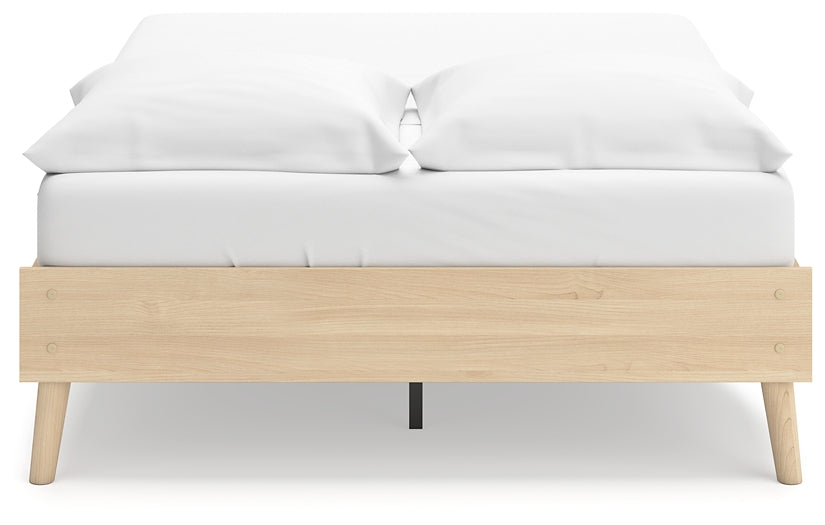 Cabinella  Platform Bed With 2 Nightstands