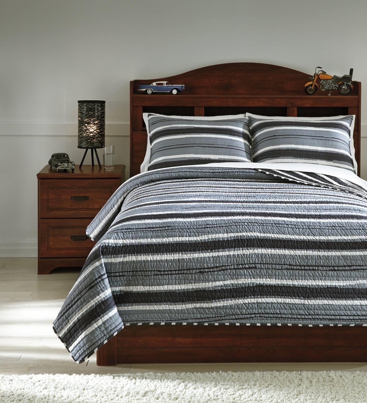 Merlin  Coverlet Set