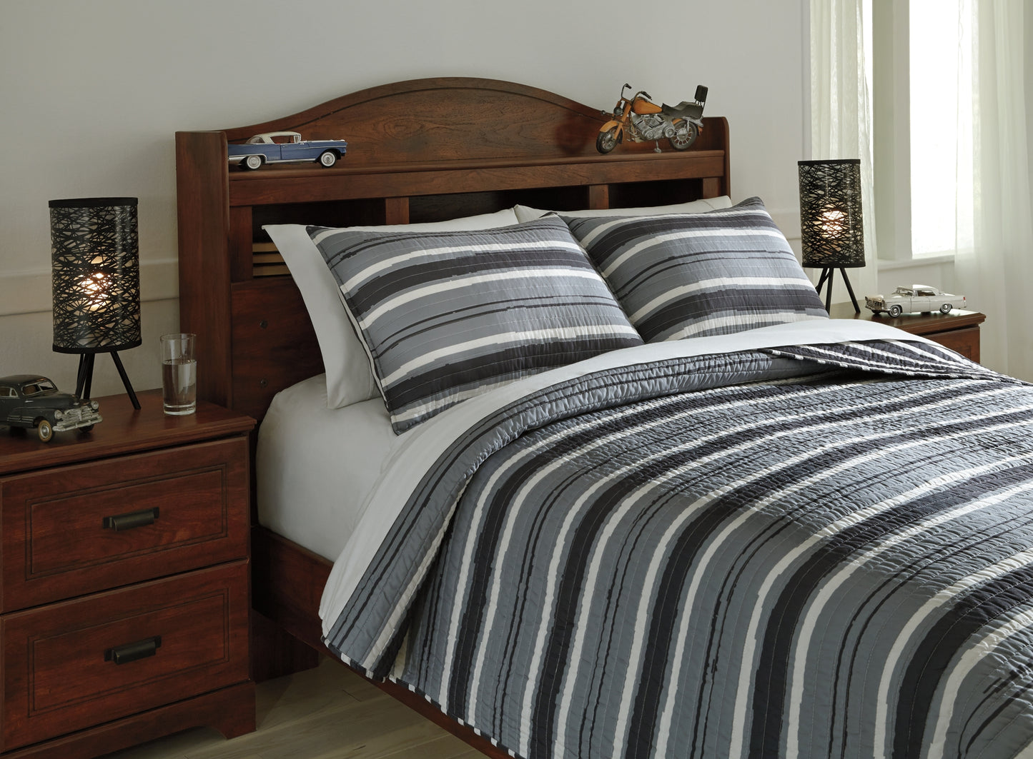 Merlin  Coverlet Set