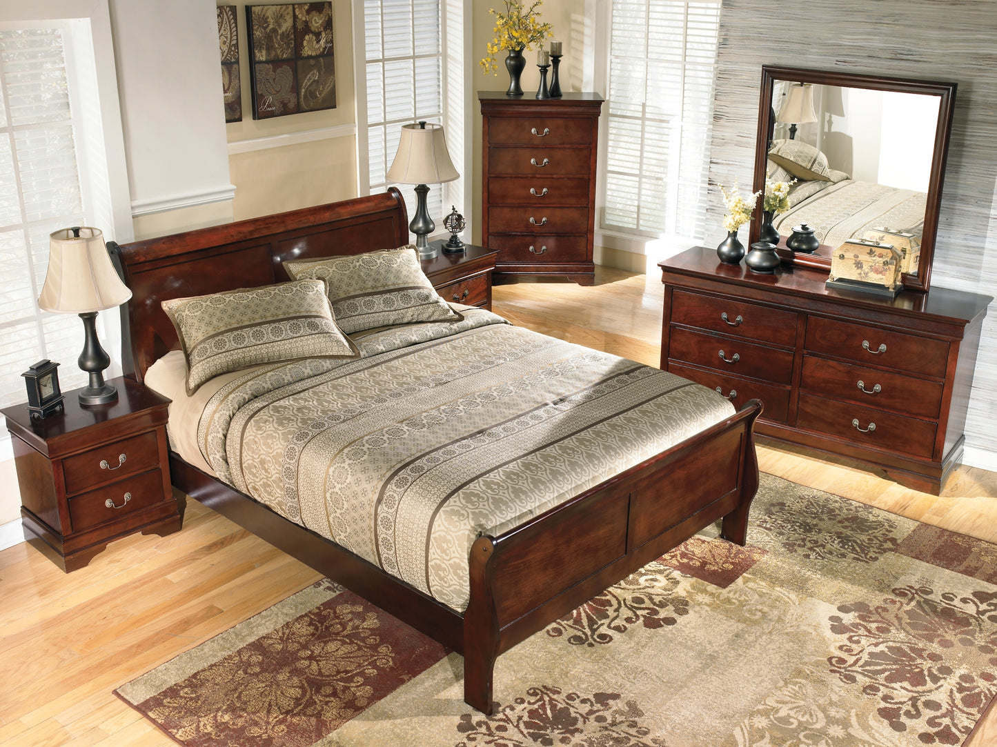 Alisdair  Sleigh Bed With 2 Nightstands