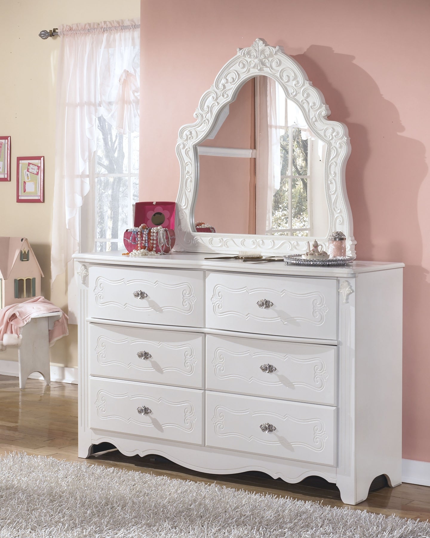 Bostwick Shoals  Panel Bed With Mirrored Dresser, Chest And 2 Nightstands