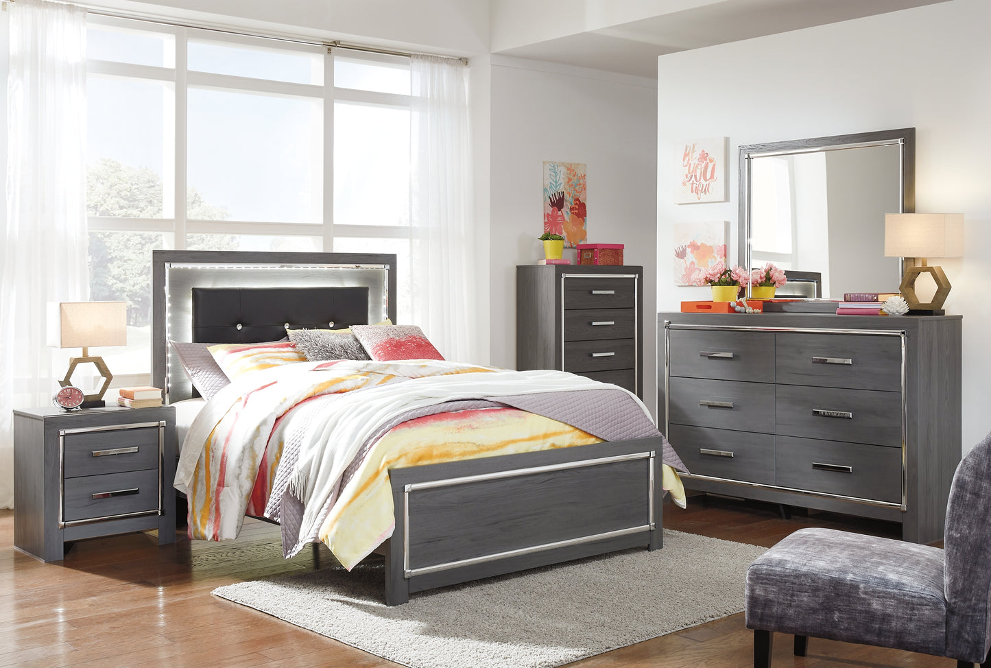 Lodanna  Panel Bed With Mirrored Dresser, Chest And Nightstand