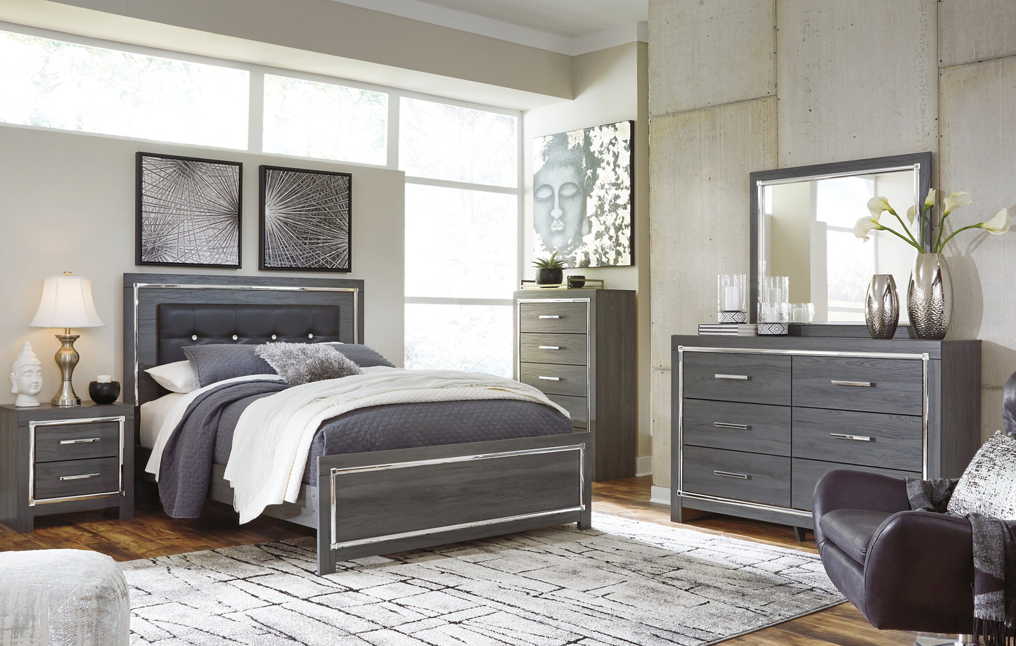 Lodanna  Panel Bed With Mirrored Dresser, Chest And 2 Nightstands