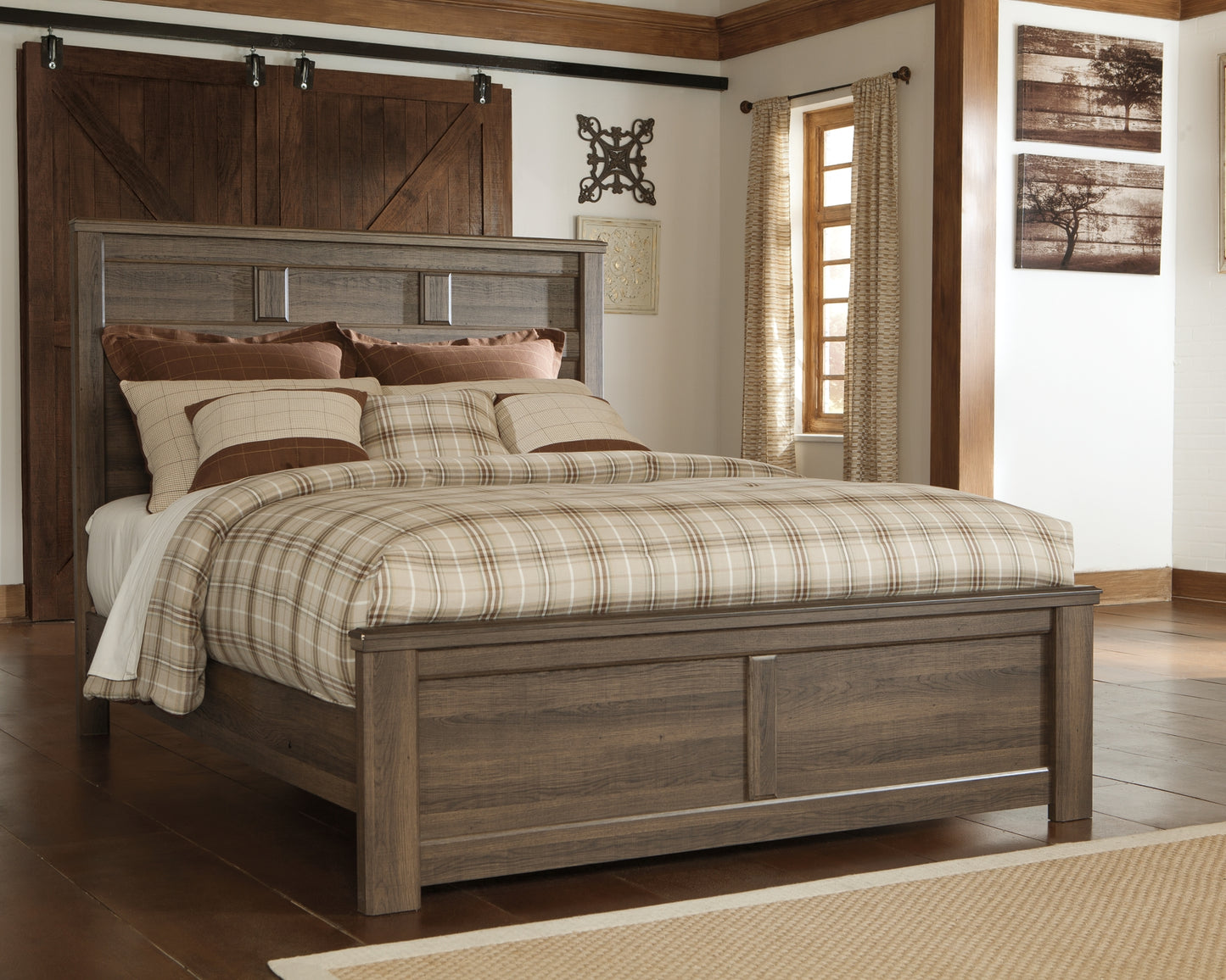 Juararo  Panel Bed With Mirrored Dresser And Chest