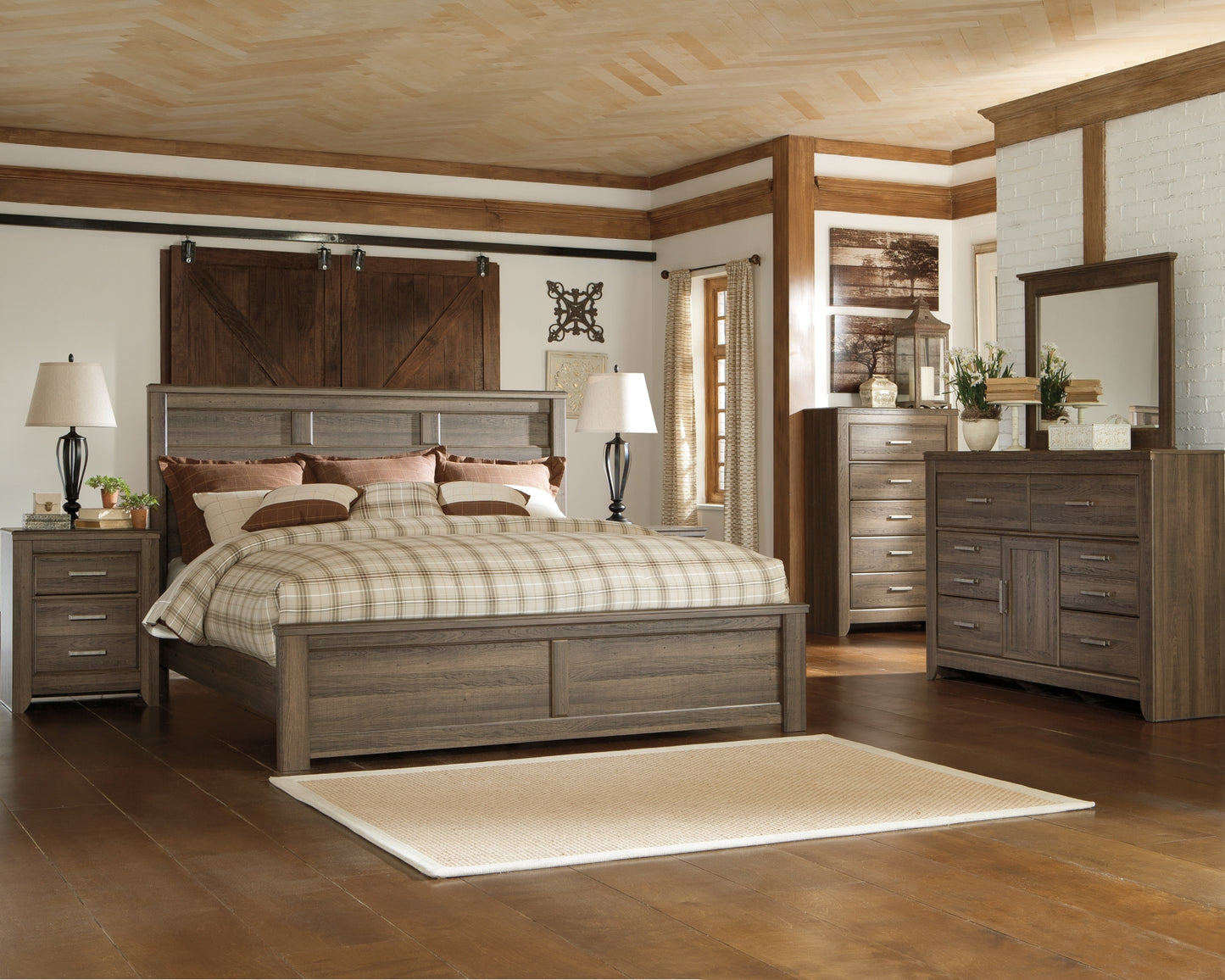 Juararo California  Panel Bed With Mirrored Dresser And Chest