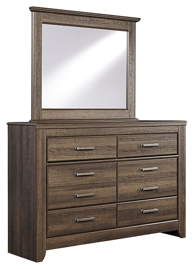 Juararo California  Poster Bed With Mirrored Dresser, Chest And Nightstand