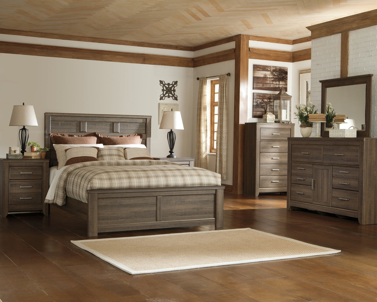 Juararo  Panel Bed With Mirrored Dresser, Chest And 2 Nightstands