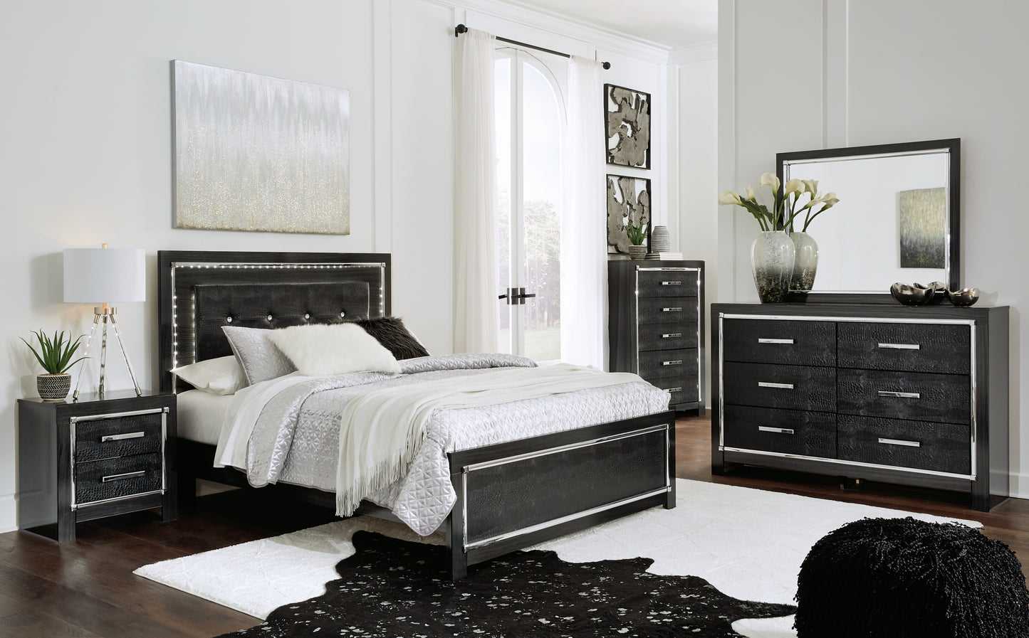 Kaydell / Upholstered Panel Headboard With Mirrored Dresser And 2 Nightstands