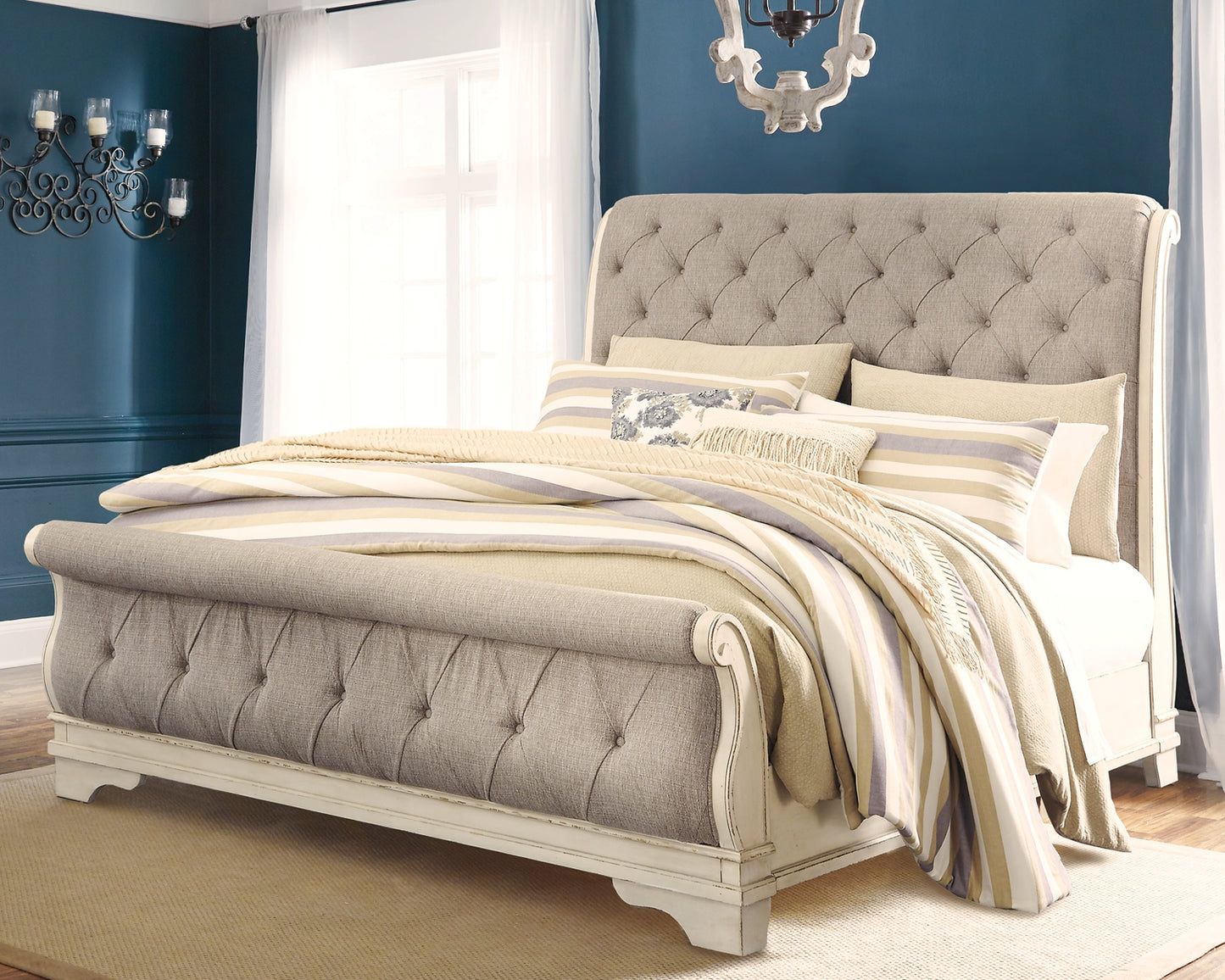 Realyn  Sleigh Bed With Mirrored Dresser And Chest