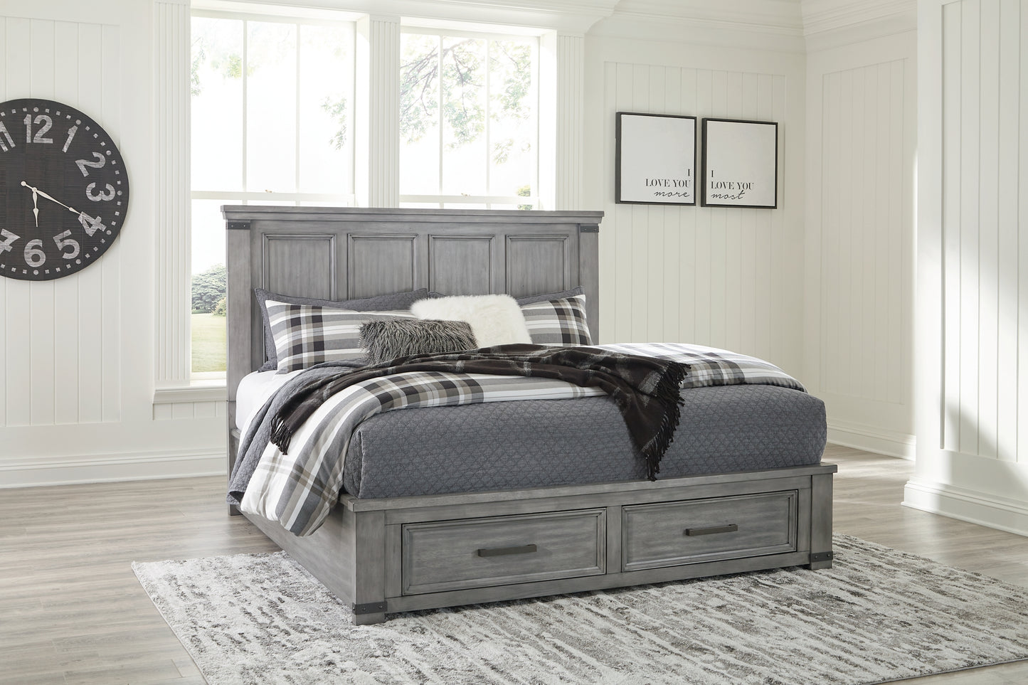 Russelyn  Storage Bed With Mirrored Dresser And Chest