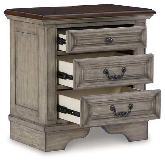 Lodenbay California  Panel Bed With Mirrored Dresser, Chest And Nightstand