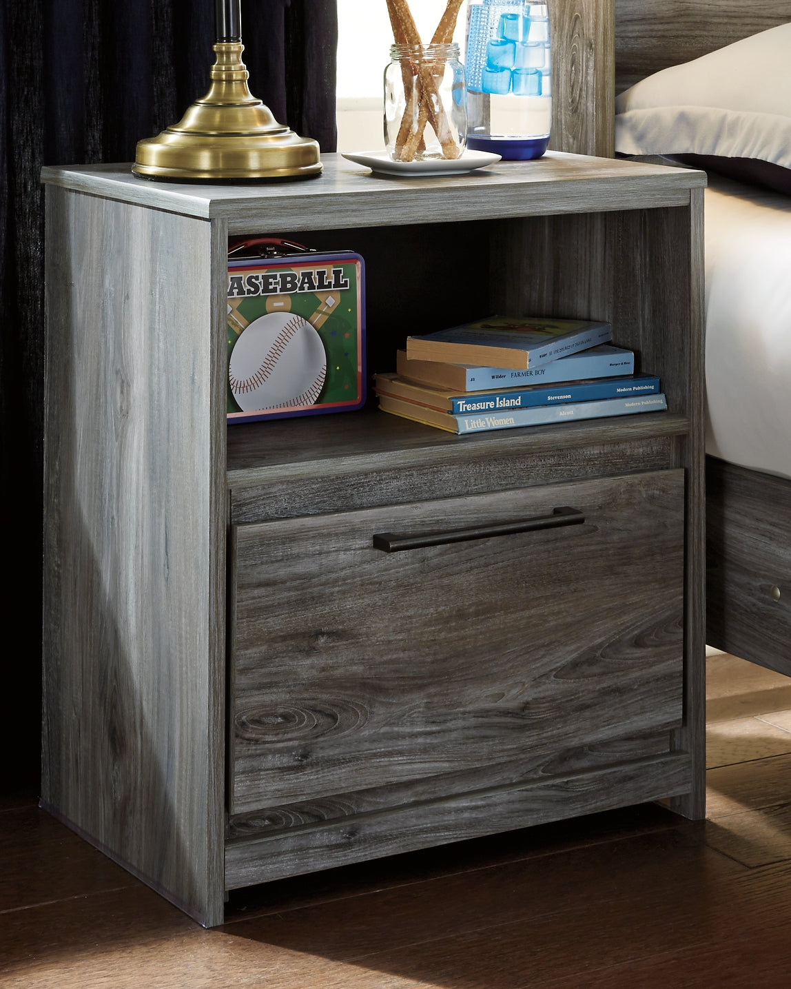 Baystorm  Panel Bed With Mirrored Dresser, Chest And Nightstand