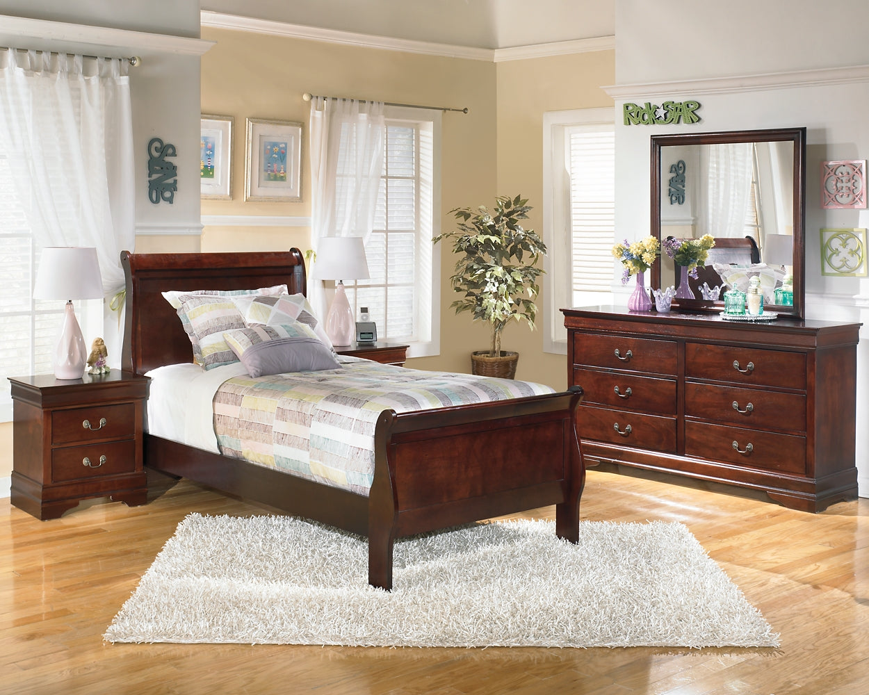 Alisdair  Sleigh Bed With Mirrored Dresser And 2 Nightstands