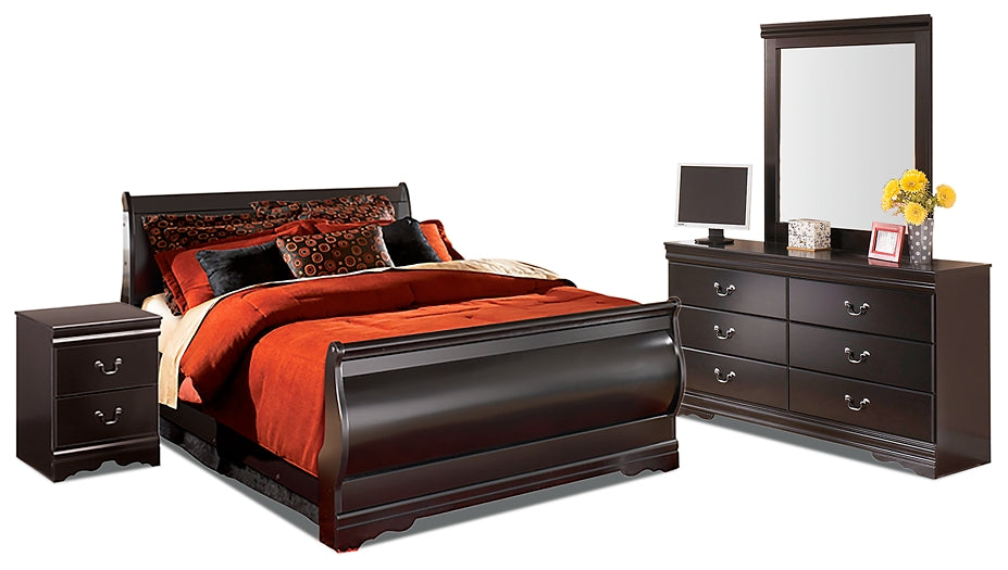 Huey Vineyard  Sleigh Bed With Mirrored Dresser And Nightstand