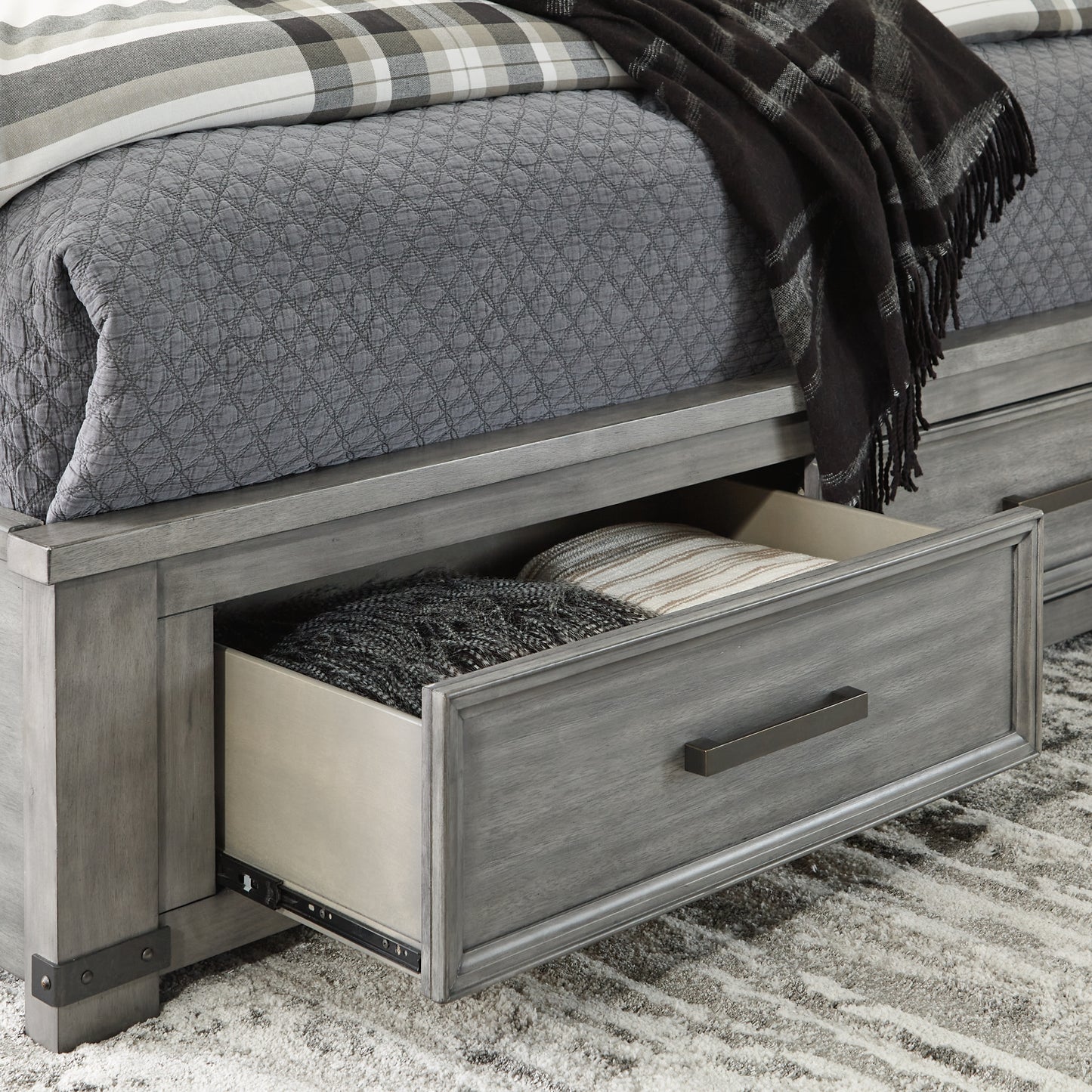 Russelyn  Storage Bed With Mirrored Dresser