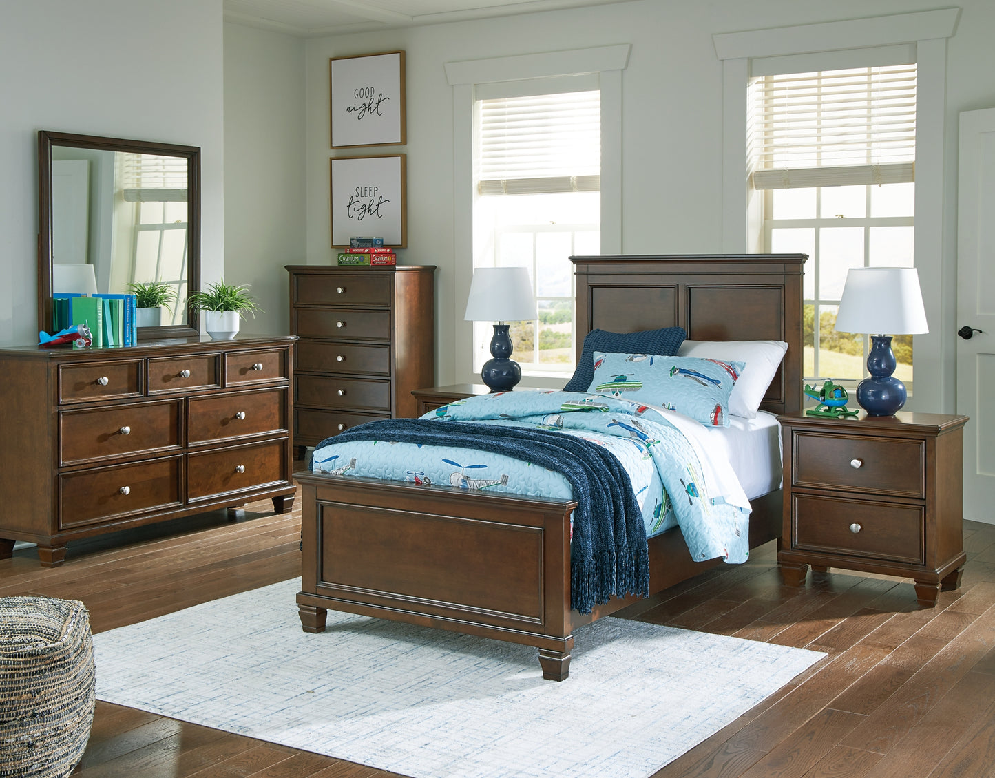 Danabrin  Panel Bed With Mirrored Dresser, Chest And 2 Nightstands