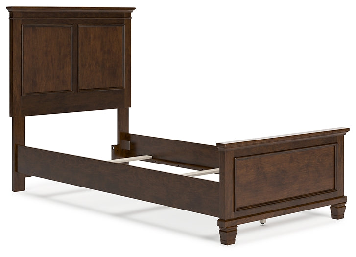 Danabrin  Panel Bed With Mirrored Dresser, Chest And 2 Nightstands