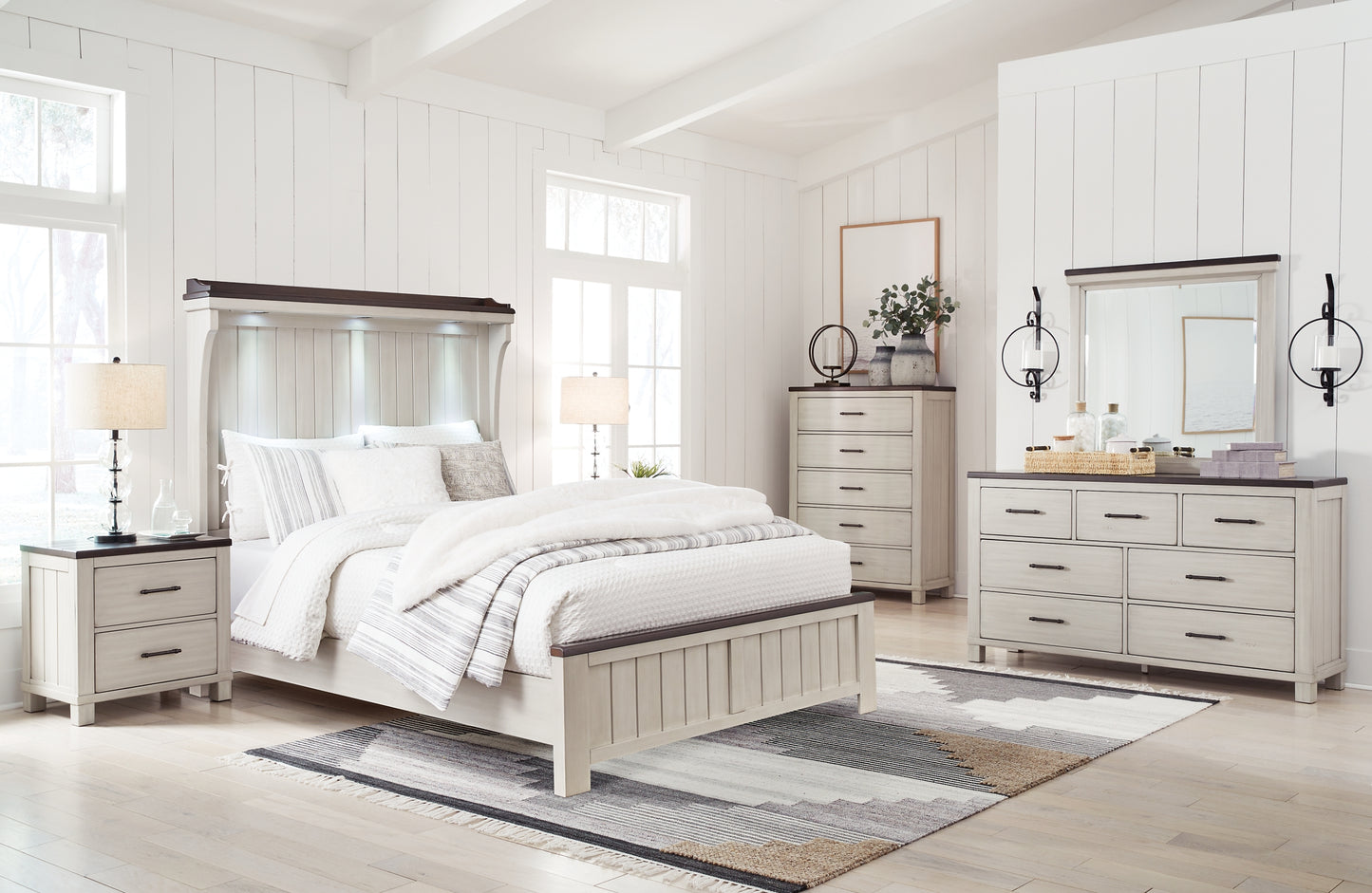 Darborn  Panel Bed With Mirrored Dresser, Chest And 2 Nightstands